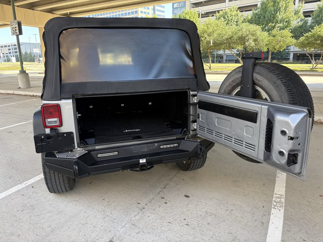 Used 2016 Jeep Wrangler Unlimited Sport w/ Quick Order Package 23S AWD/4WD image 28