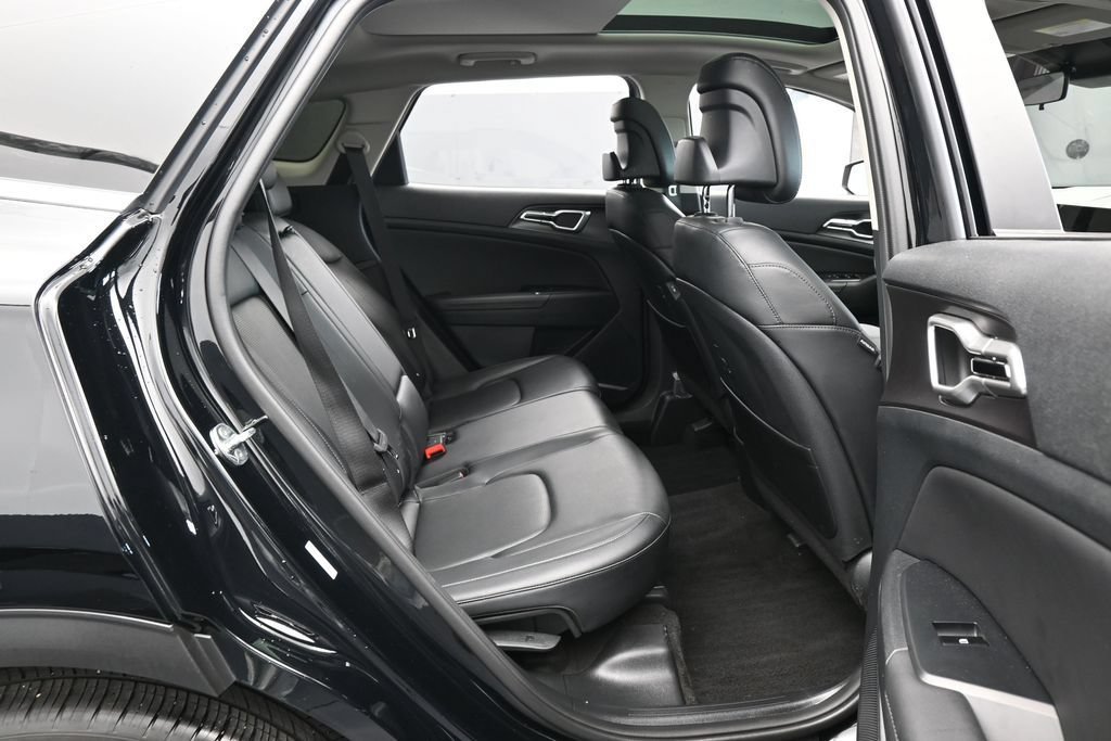 Used 2026 Kia Sportage EX w/ EX Panorama Roof Package FWD image 40