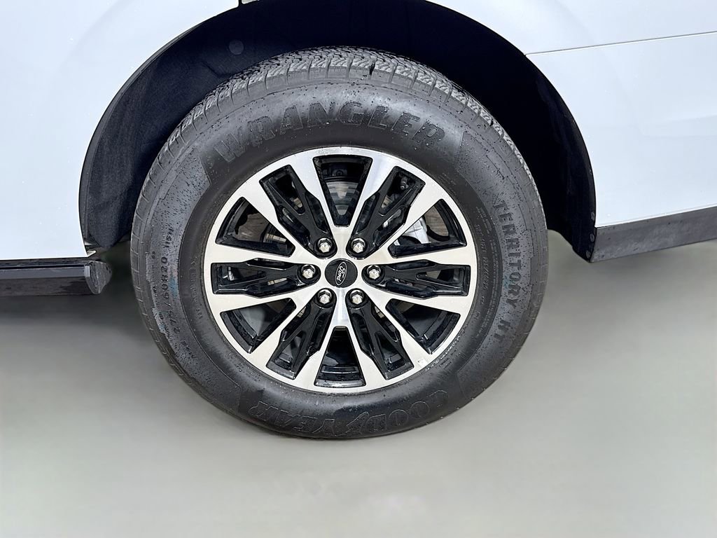 Used 2025 Ford Expedition Platinum image 34