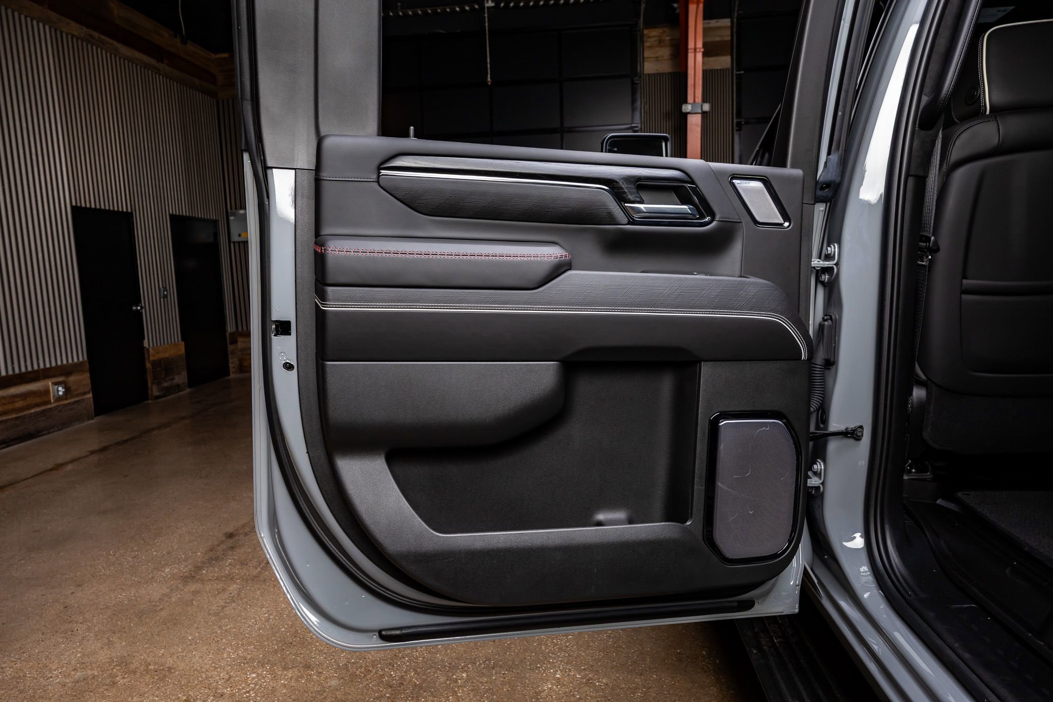 Used 2025 GMC Sierra 2500 AT4X image 37