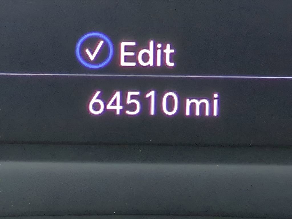 Used 2022 Cadillac XT4 Luxury w/ Driver Awareness Package image 25