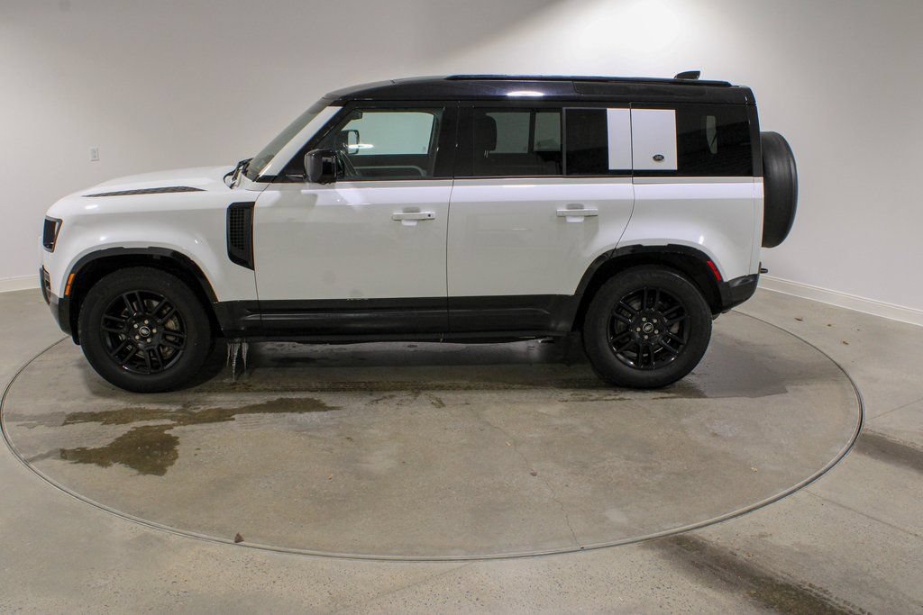 Used 2022 Land Rover Defender 110 X-Dynamic SE AWD/4WD image 2