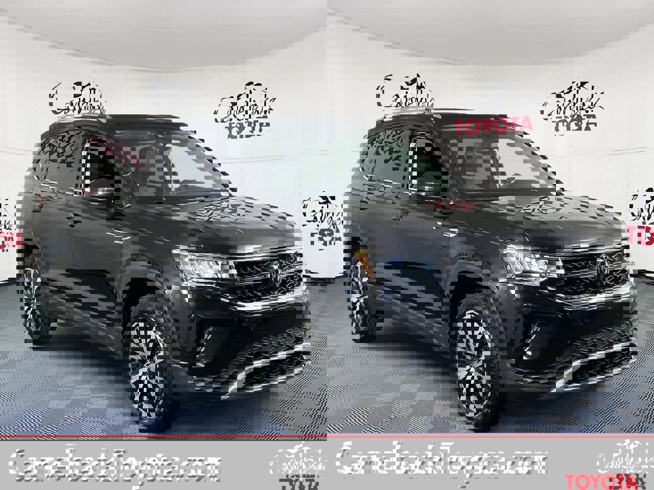 Used 2024 Volkswagen Taos SE image 1