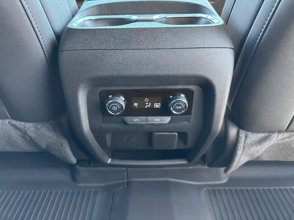 New 2027 Chevrolet Traverse Z71 w/ Enhanced Driving Package AWD/4WD image 33