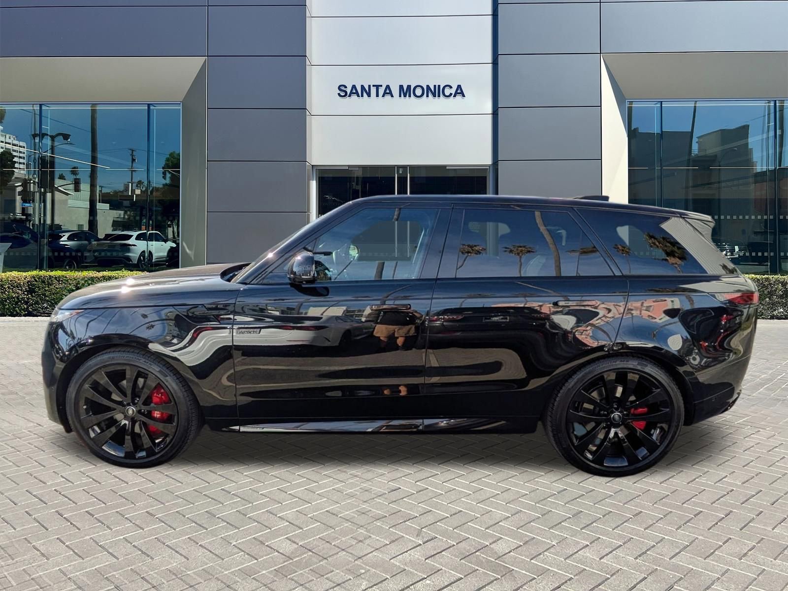 Used 2025 Land Rover Range Rover Sport Dynamic SE image 8