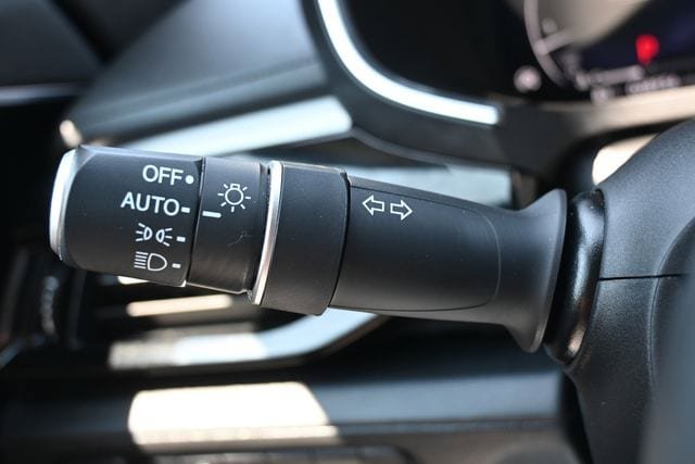 Used 2023 Acura MDX w/ Technology Package AWD/4WD image 40