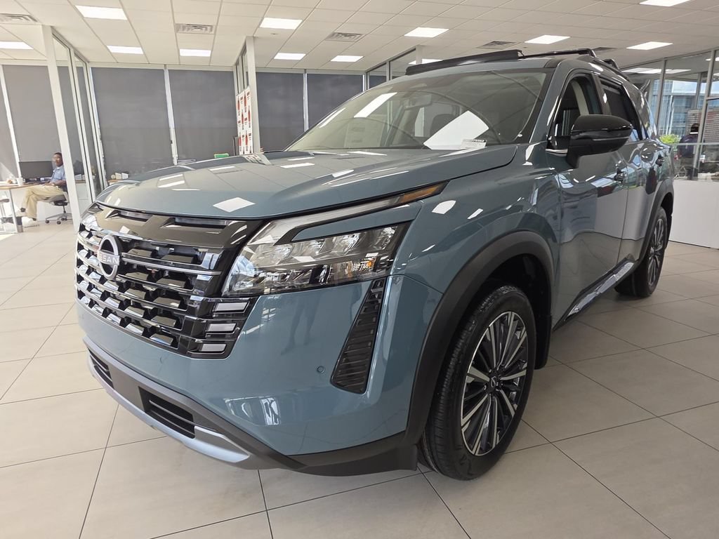 New 2026 Nissan Pathfinder Platinum FWD image 5