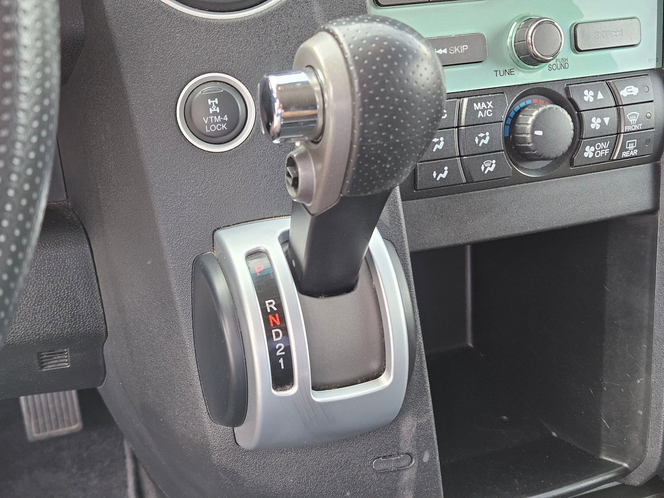 Used 2009 Honda Pilot LX image 25