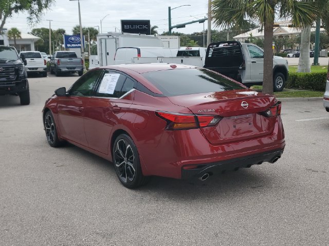 Used 2025 Nissan Altima 2.5 SR w/ SR Premium Package FWD image 3