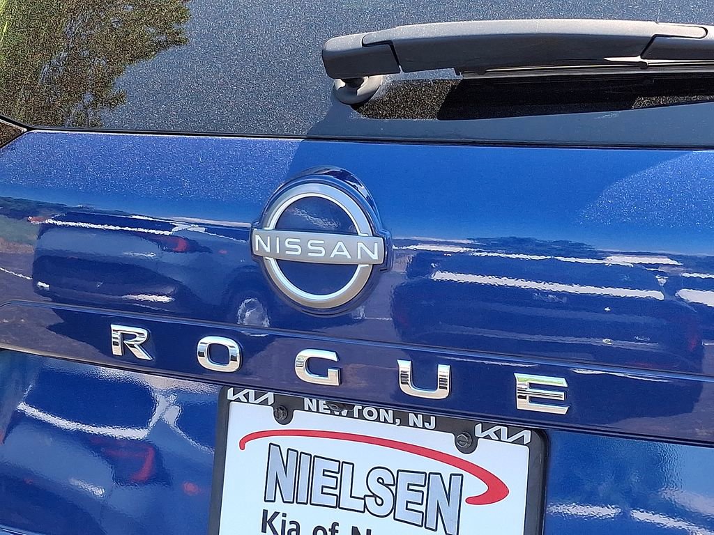 Used 2022 Nissan Rogue SV AWD/4WD image 15