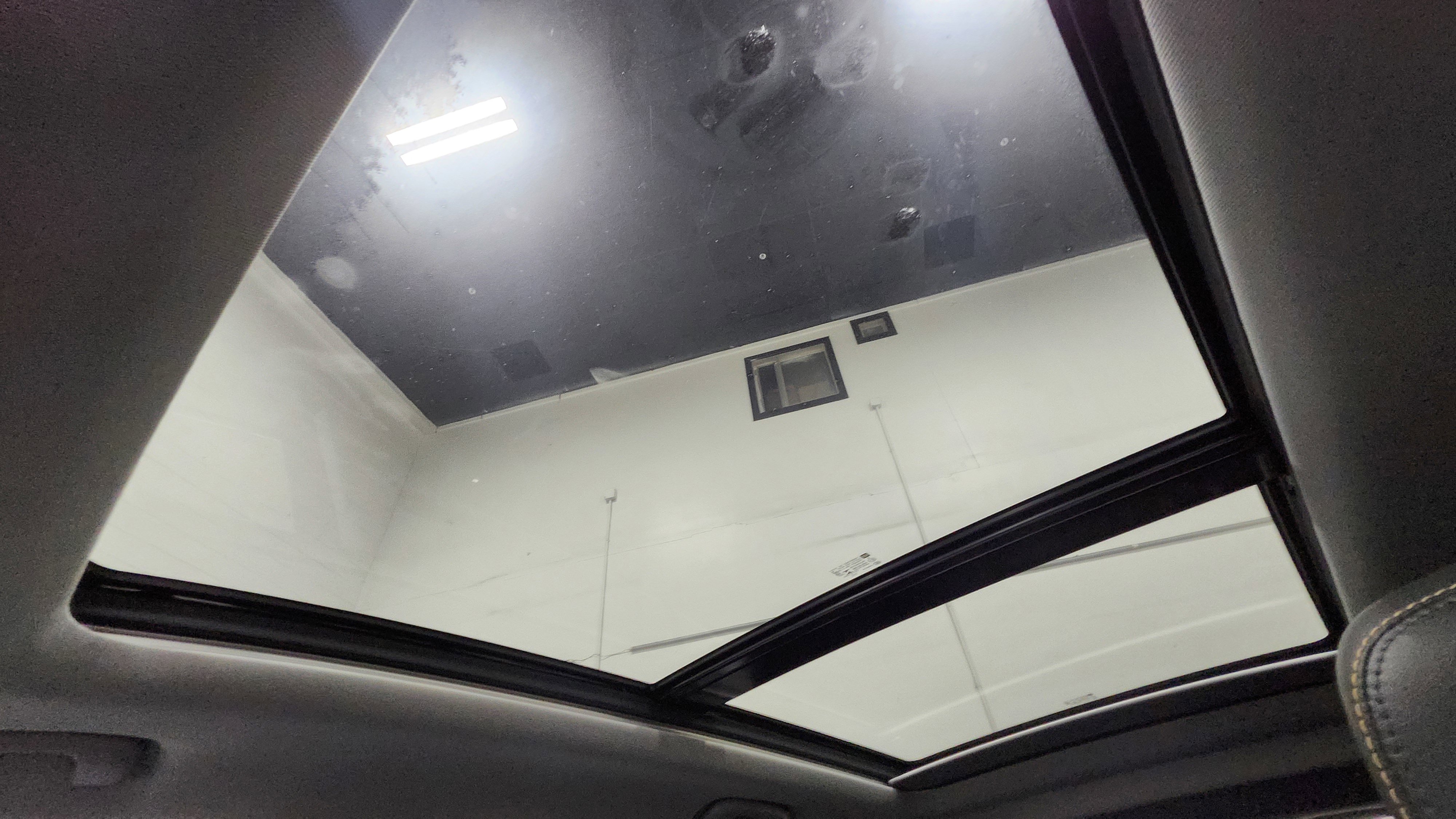 Used 2021 Chevrolet Equinox Premier image 2