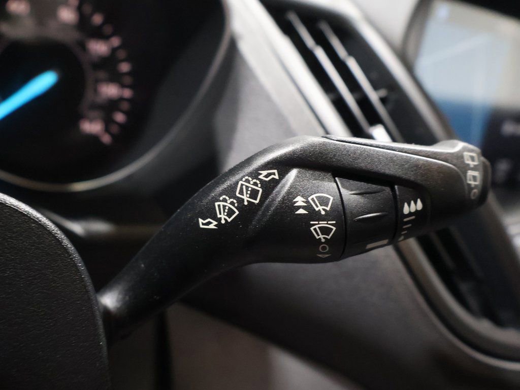 Used 2017 Ford Escape SE w/ SE Leather Comfort Package image 30