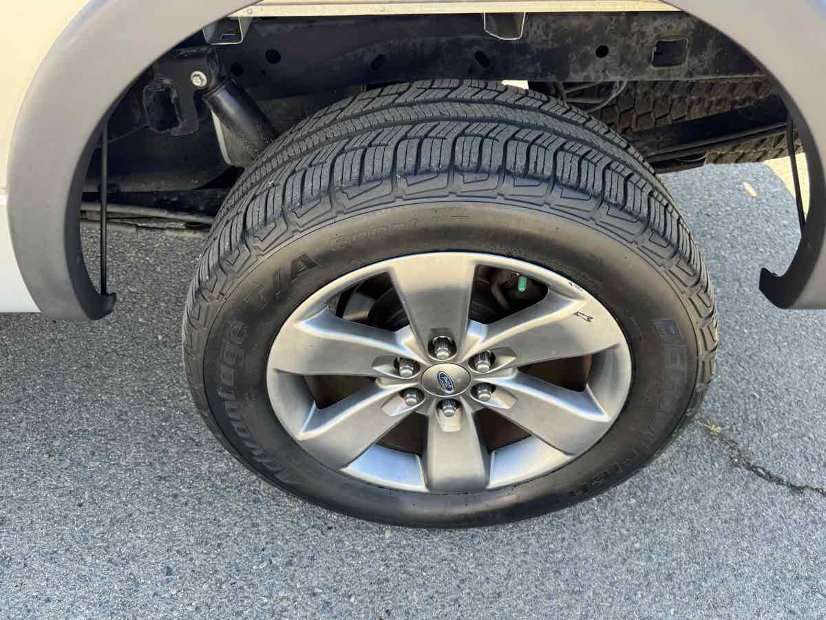Used 2014 Ford F150 FX4 w/ Equipment Group 402A Luxury AWD/4WD image 38