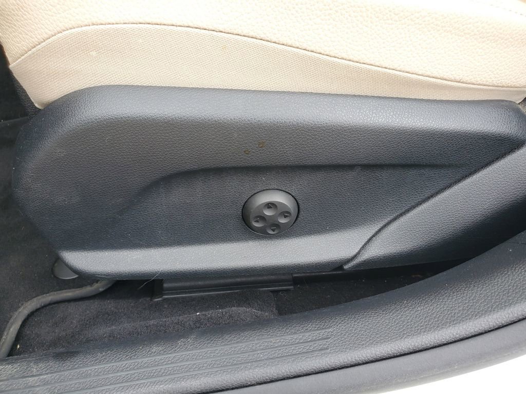 Used 2019 Mercedes-Benz C 300 4MATIC Sedan image 20