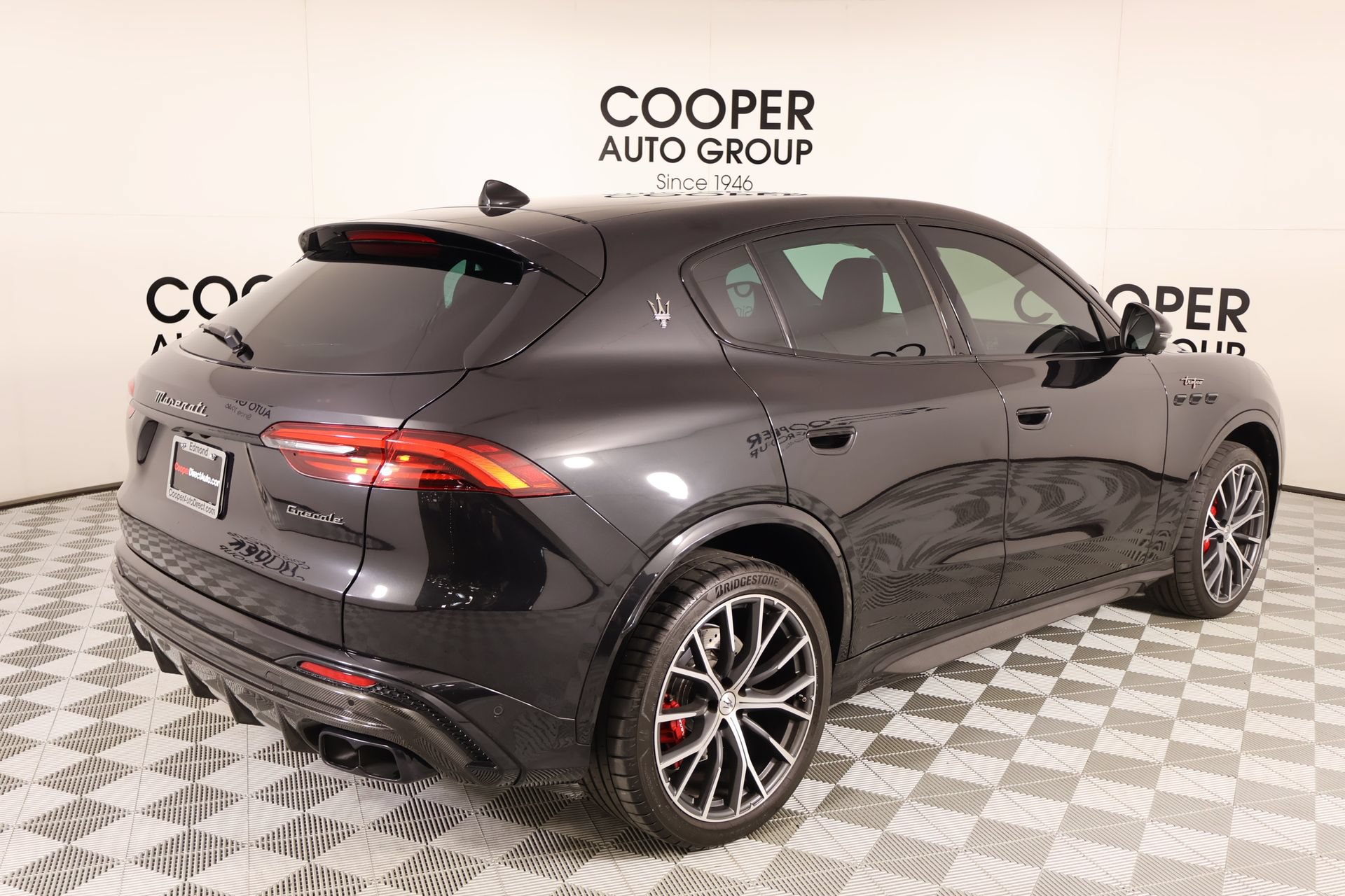 Used 2024 Maserati Grecale Trofeo AWD/4WD image 21