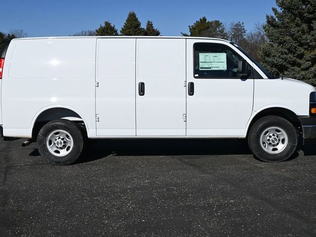 New 2026 Chevrolet Express 2500 w/ Driver Convenience Package RWD image 4