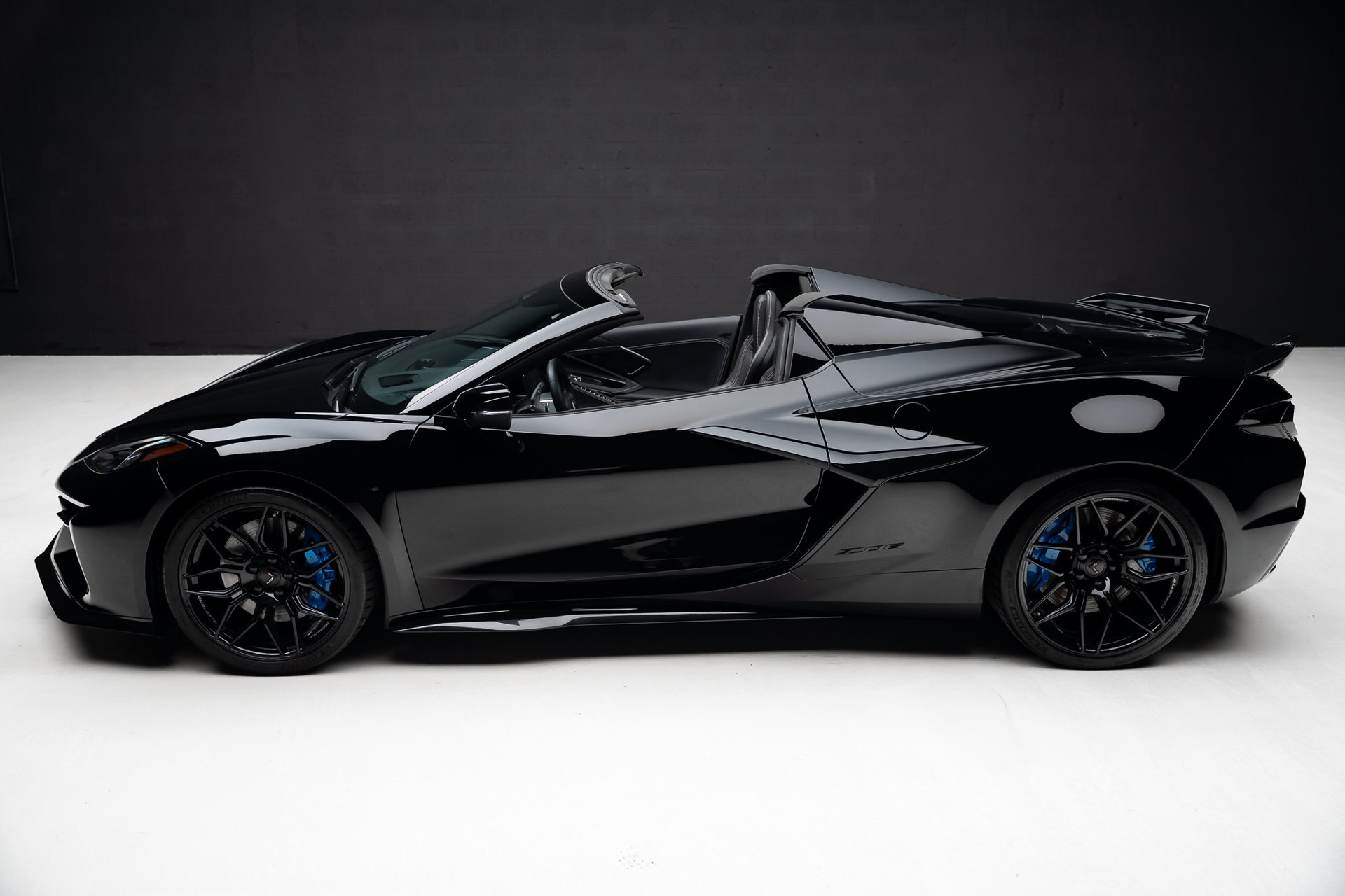 Used 2024 Chevrolet Corvette Z06 RWD image 18