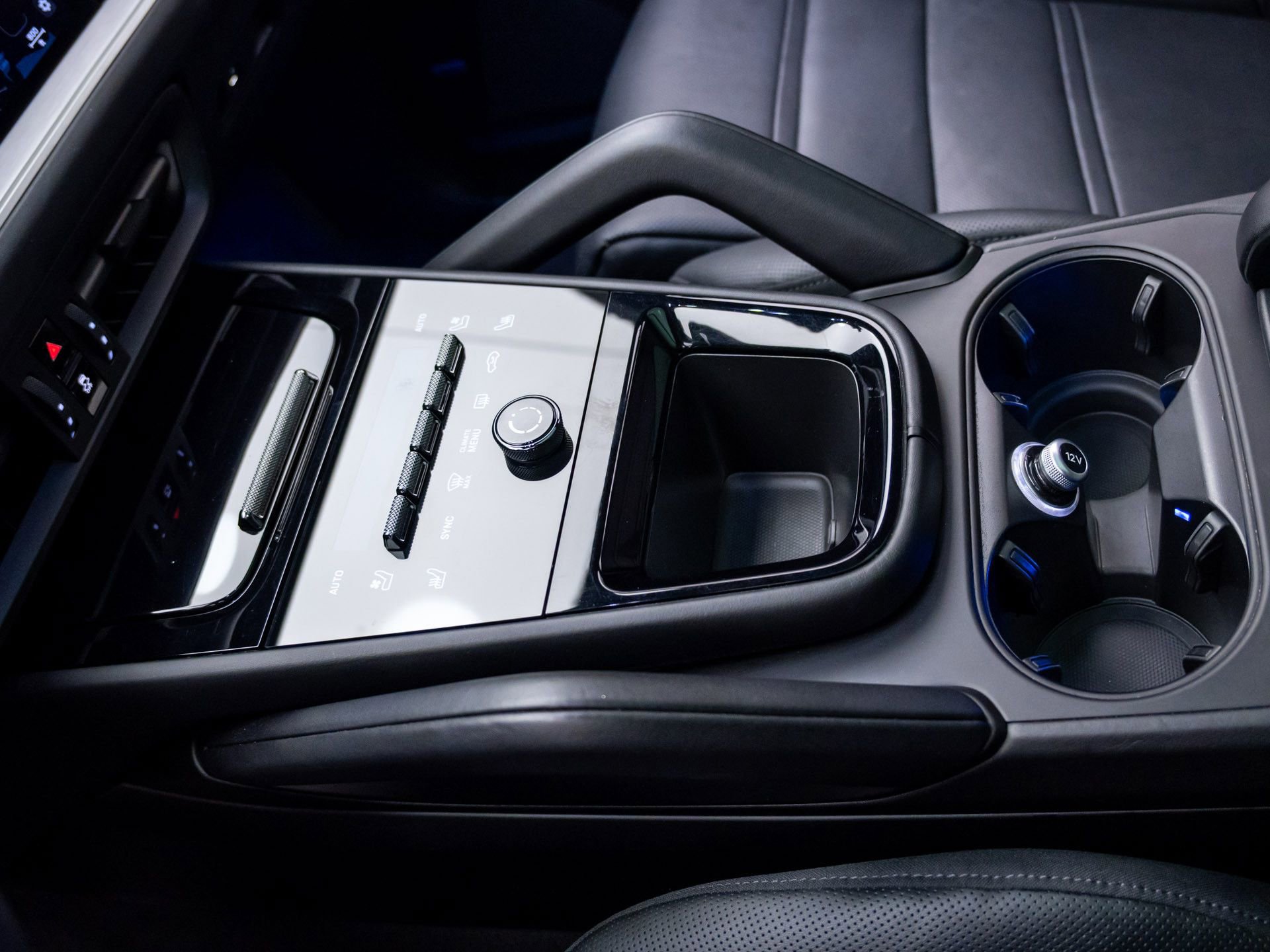 Used 2024 Porsche Cayenne S image 13