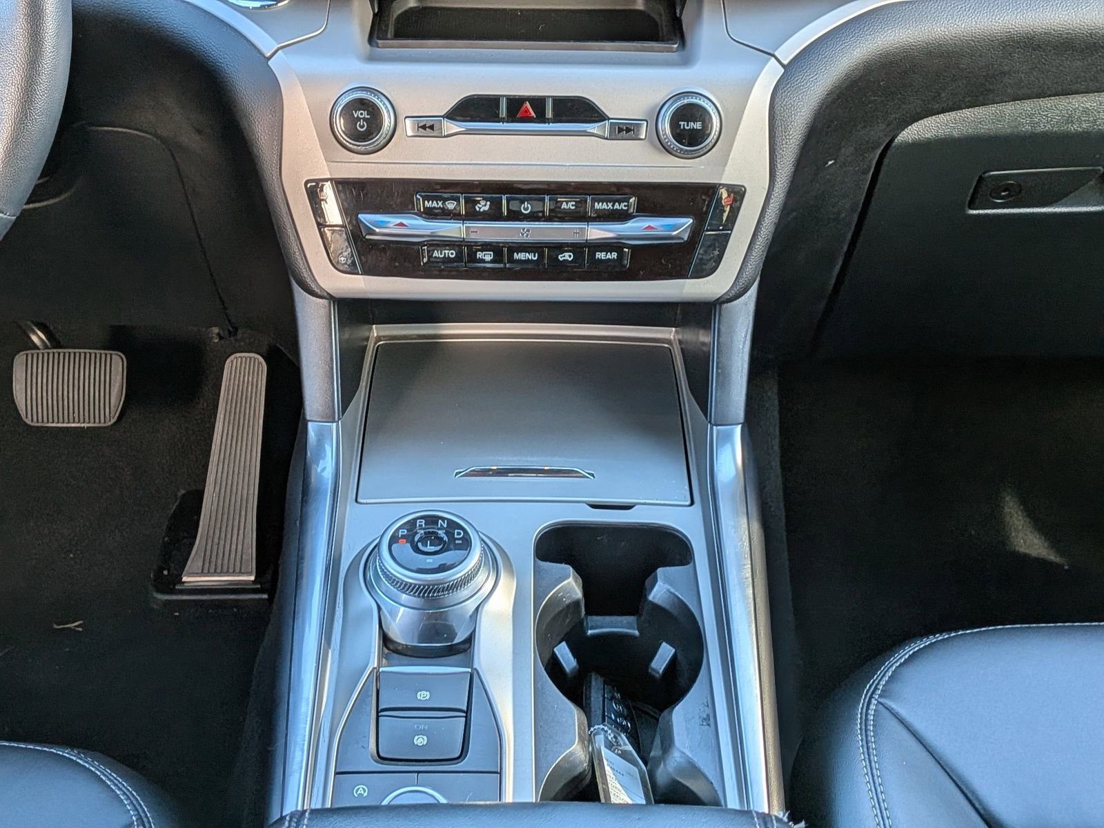 Certified 2023 Ford Explorer XLT w/ Equipment Group 202A AWD/4WD image 21