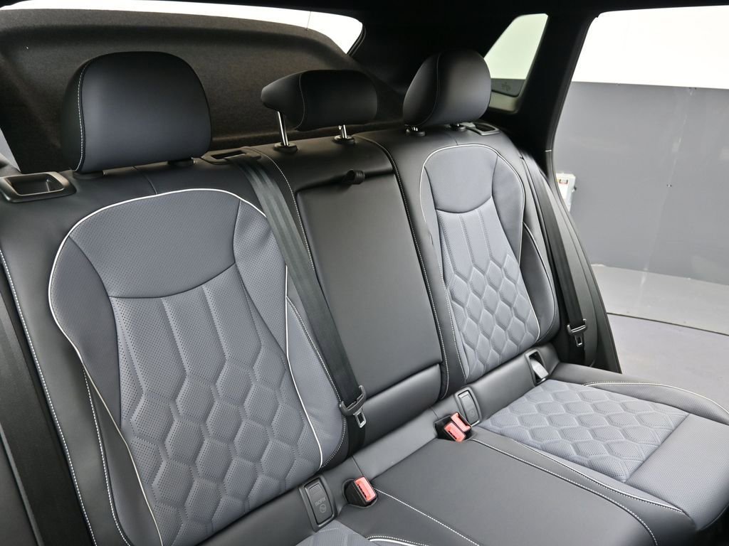 New 2026 Volkswagen Tiguan SEL R-Line image 16