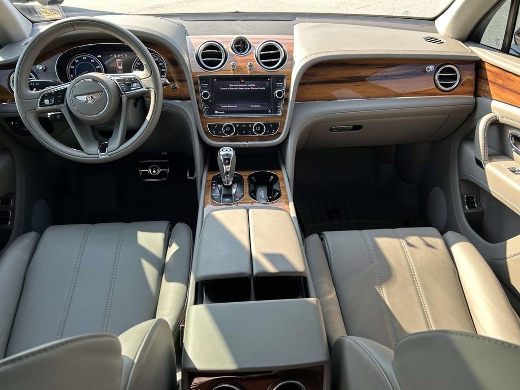 Used 2019 Bentley Bentayga AWD/4WD image 2