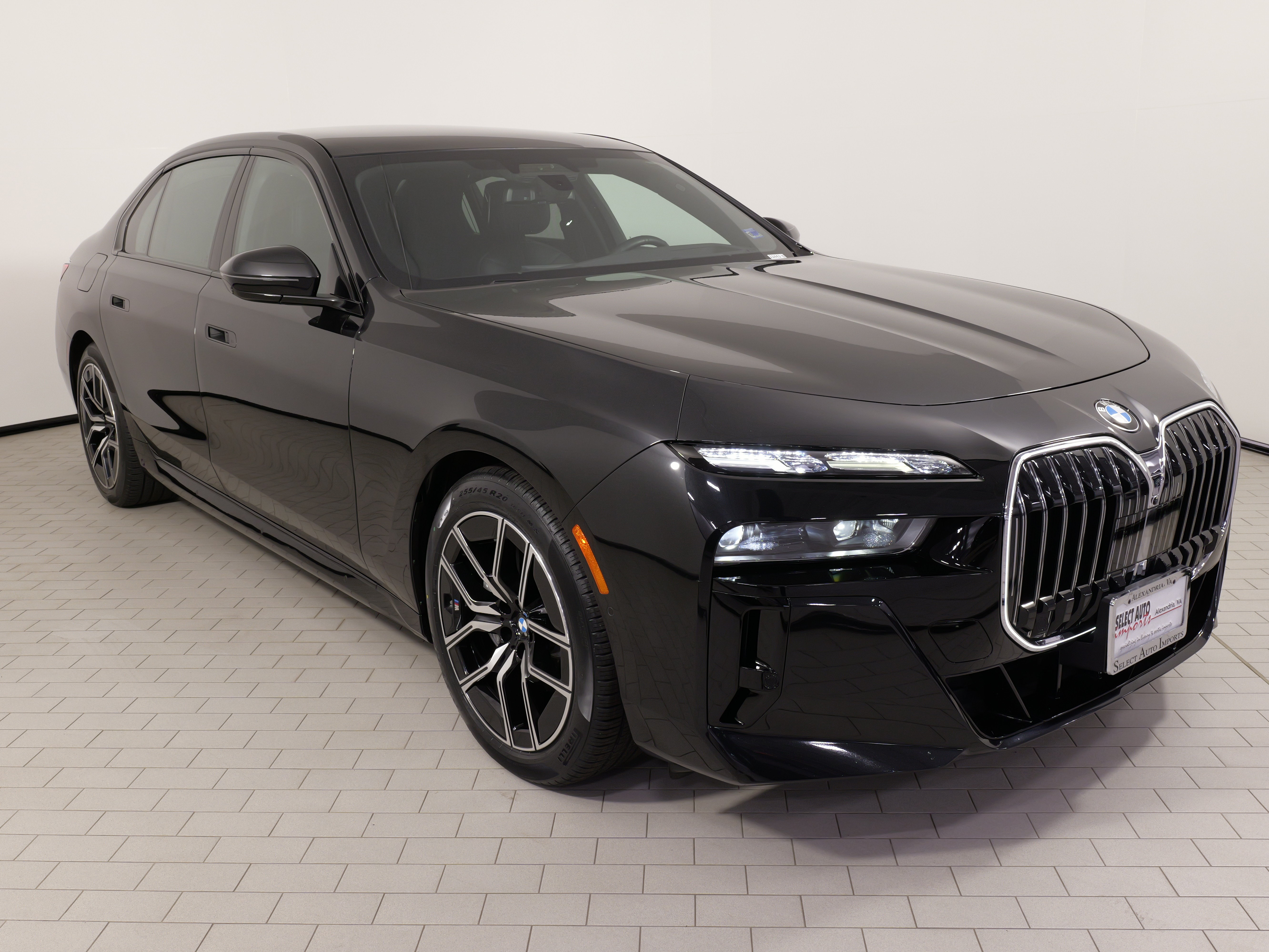Used 2023 BMW 740i w/ Executive Package RWD image 7