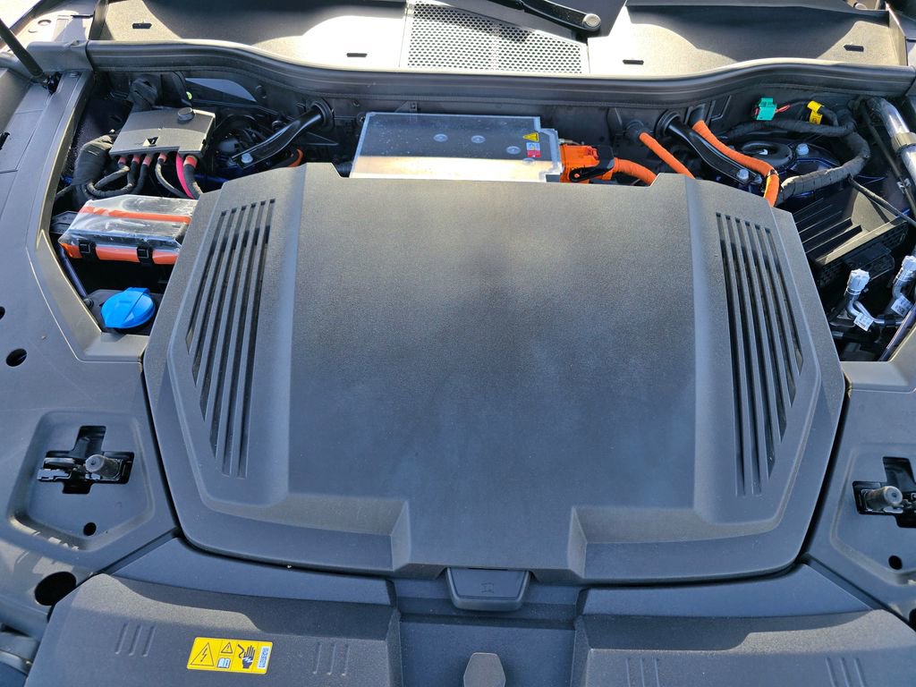 Used 2023 Audi e-tron Premium Plus w/ Premium Plus Package image 36