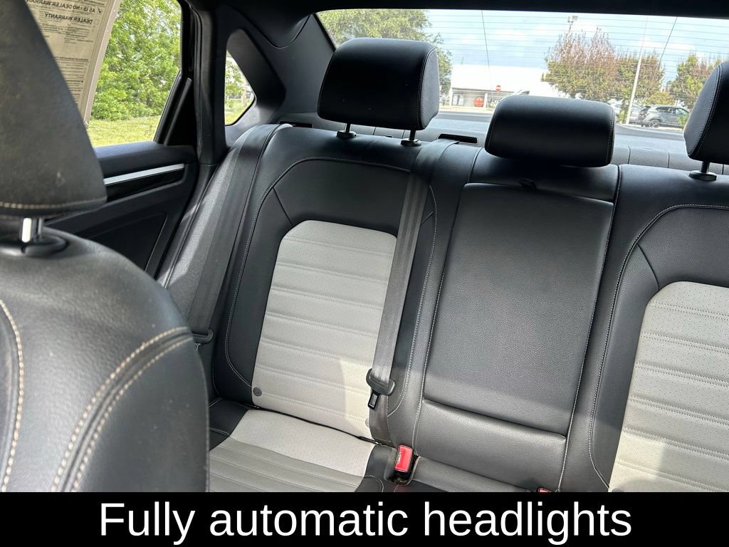 Used 2018 Volkswagen Passat 3.6 FWD image 12