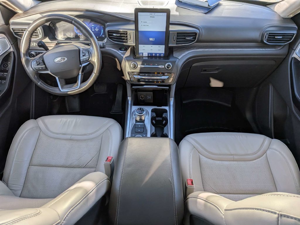 Used 2020 Ford Explorer Platinum w/ Premium Technology Package AWD/4WD image 13