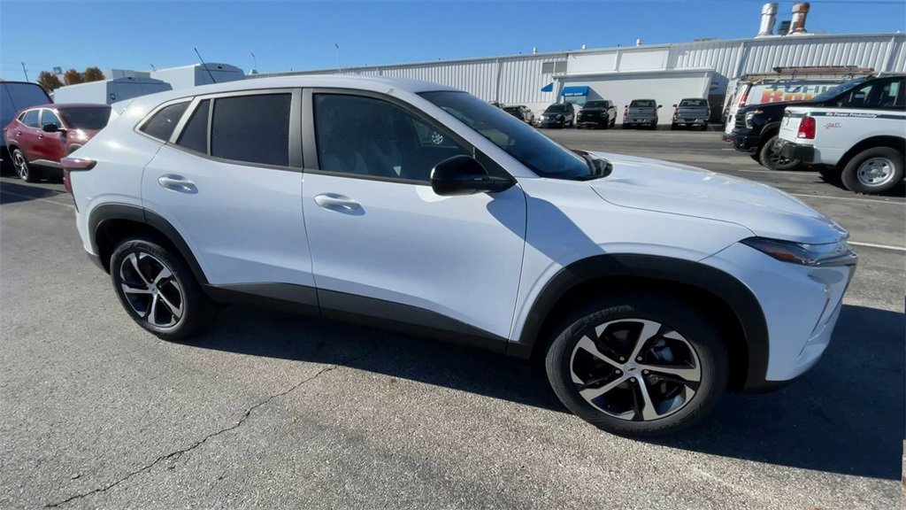 New 2026 Chevrolet Trax RS image 3