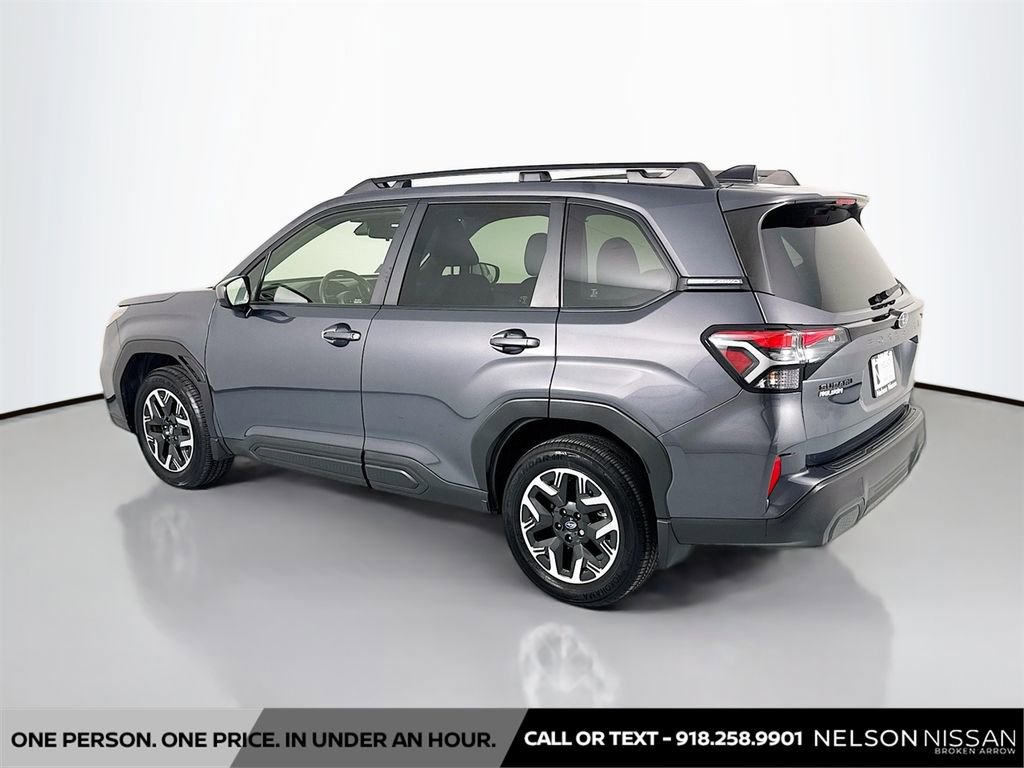 Used 2025 Subaru Forester Premium image 7