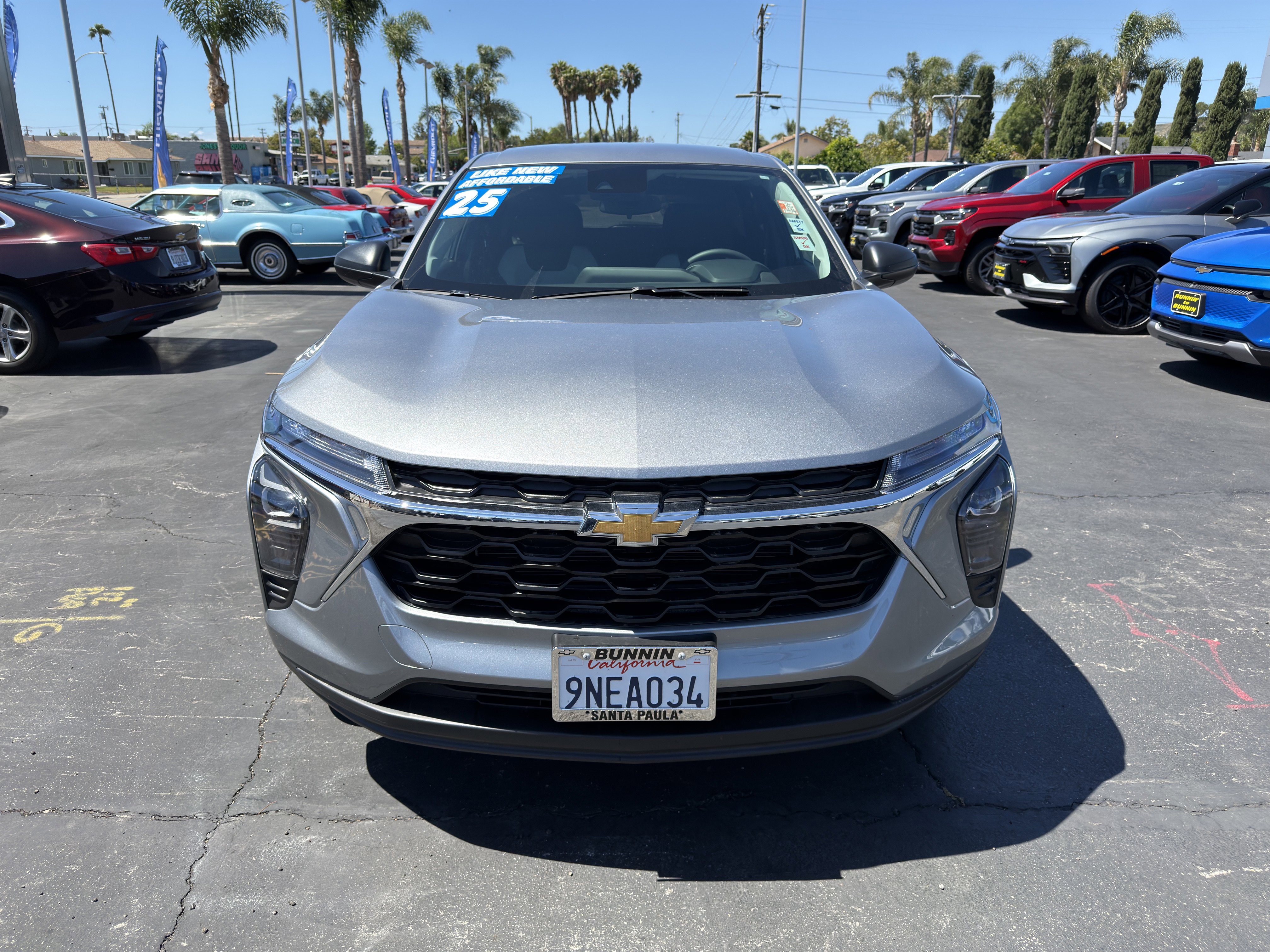 Used 2025 Chevrolet Trax LS FWD image 3