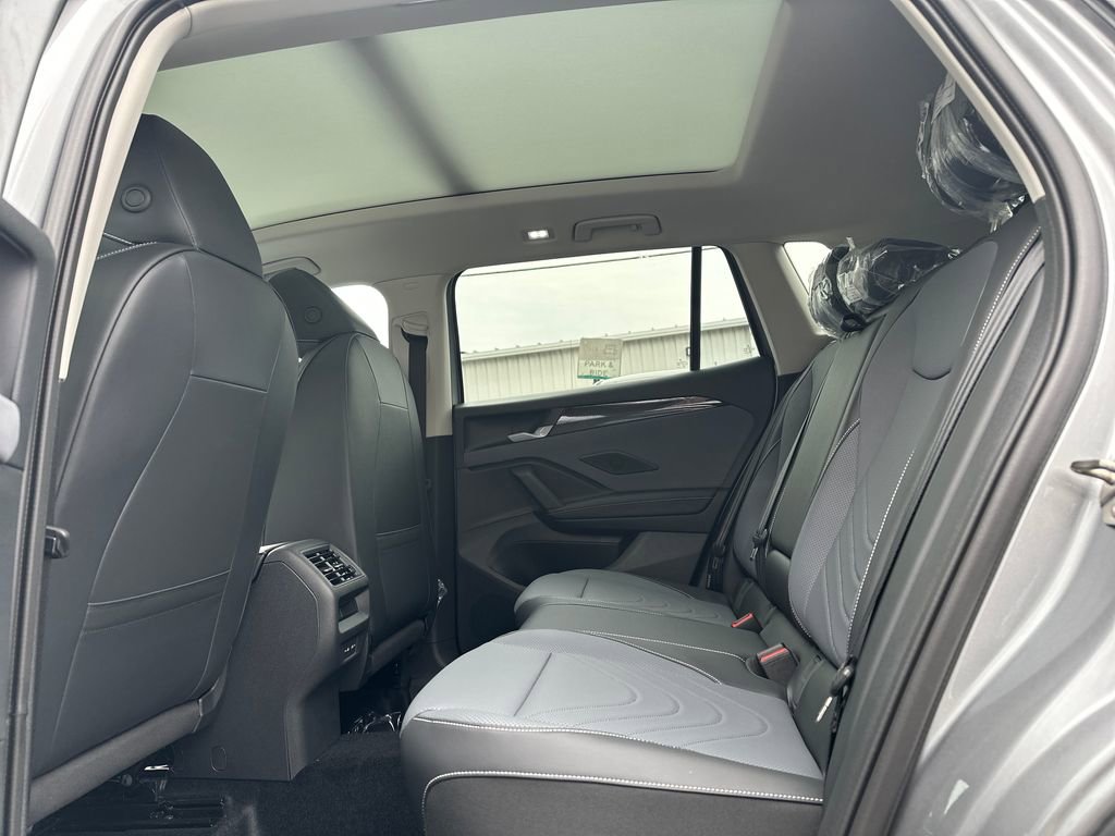 New 2026 Volkswagen Tiguan SE image 13