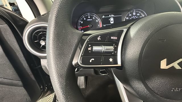 Used 2024 Kia Forte LXS w/ LXS Technology Package FWD image 15