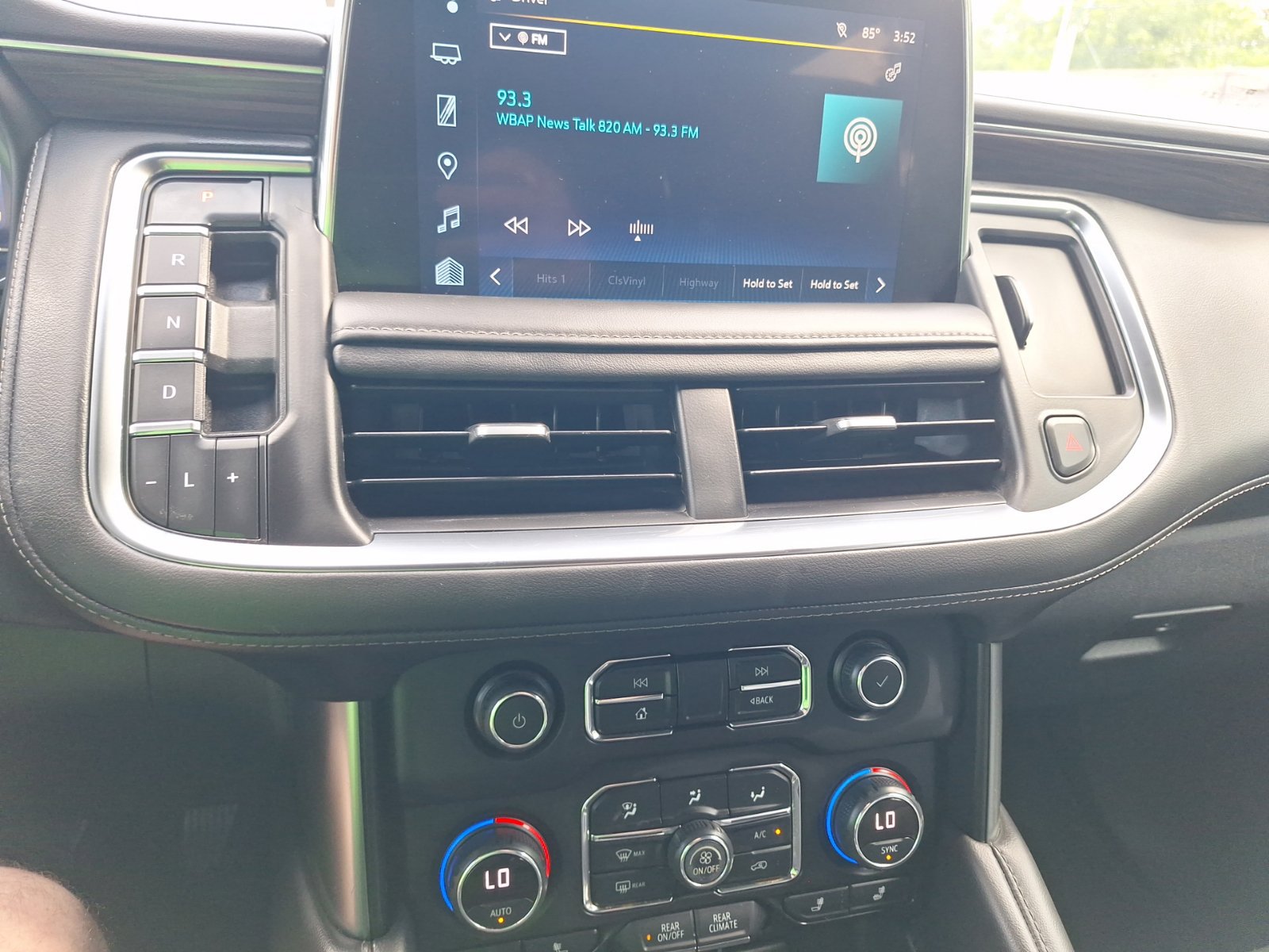Used 2022 Chevrolet Tahoe LT w/ Luxury Package RWD image 26
