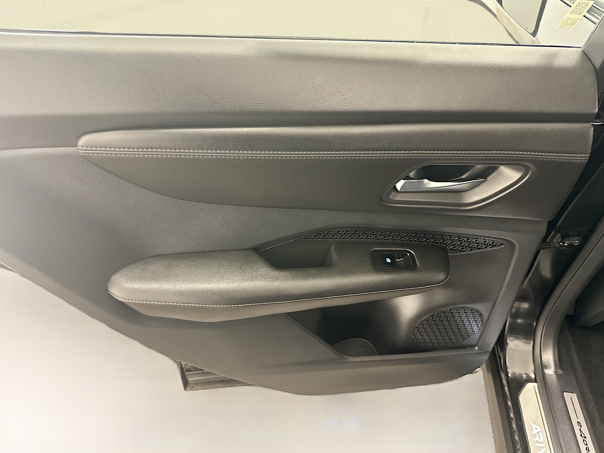 Used 2023 Nissan Ariya AWD image 26