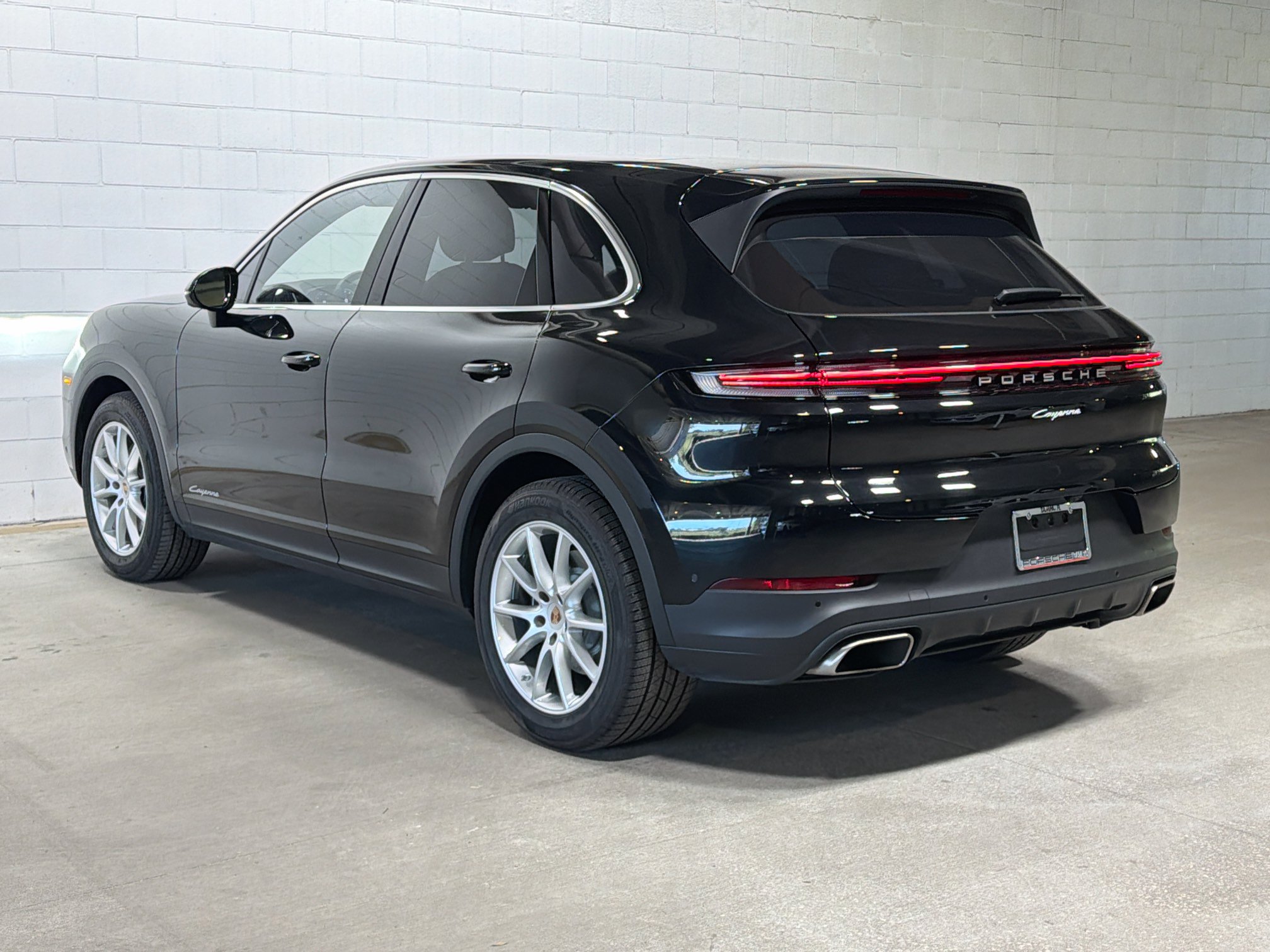 Certified 2026 Porsche Cayenne AWD/4WD image 3