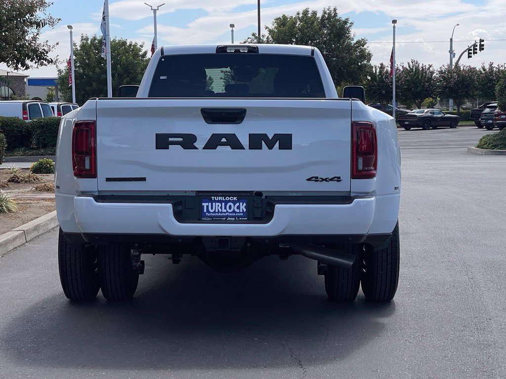 New 2027 RAM 3500 Big Horn AWD/4WD image 3