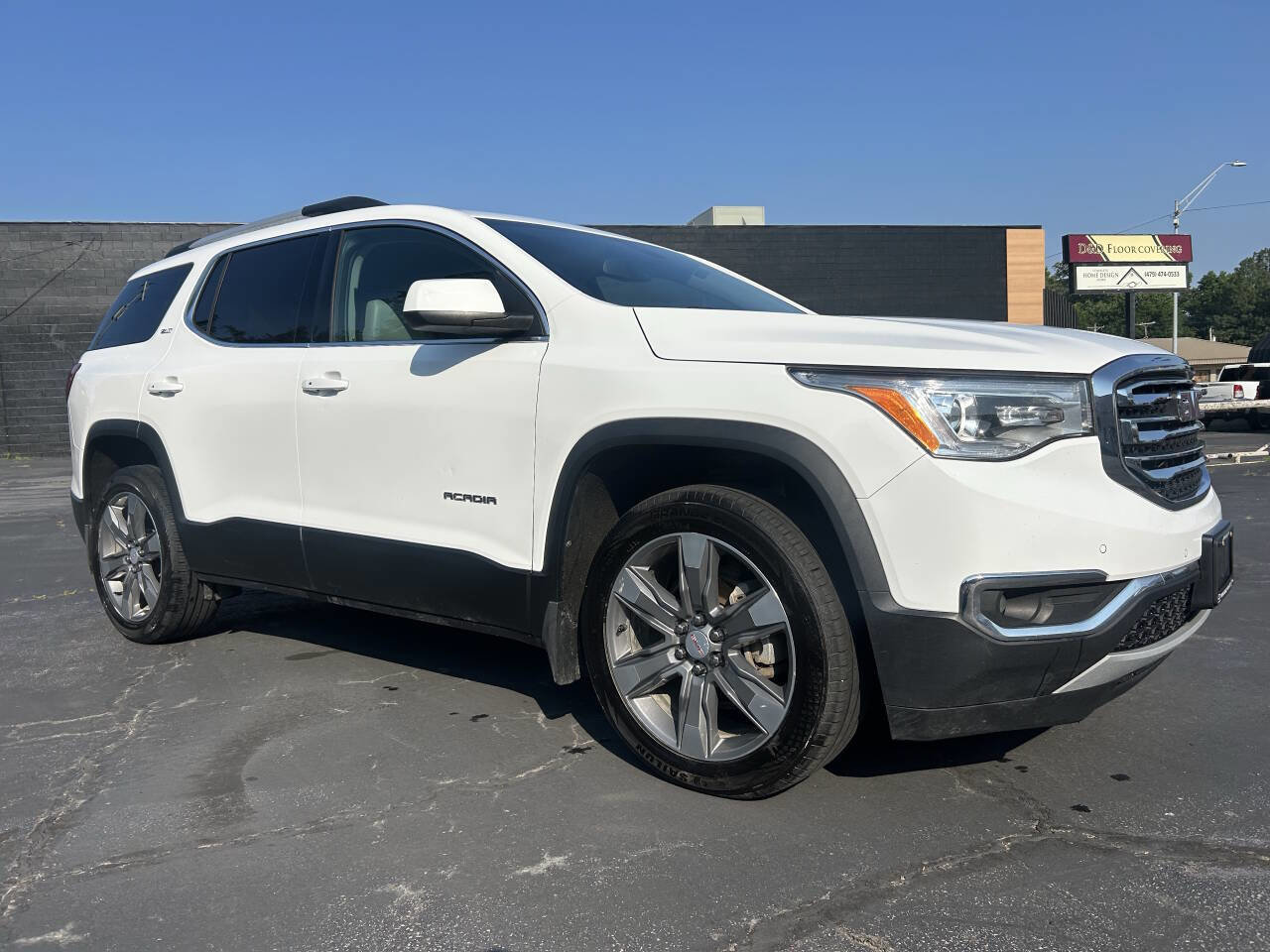 Used 2018 GMC Acadia SLT w/ LPO, Protection Package image 2