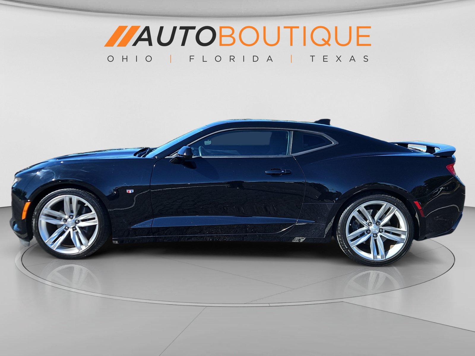 Used 2016 Chevrolet Camaro SS RWD image 2