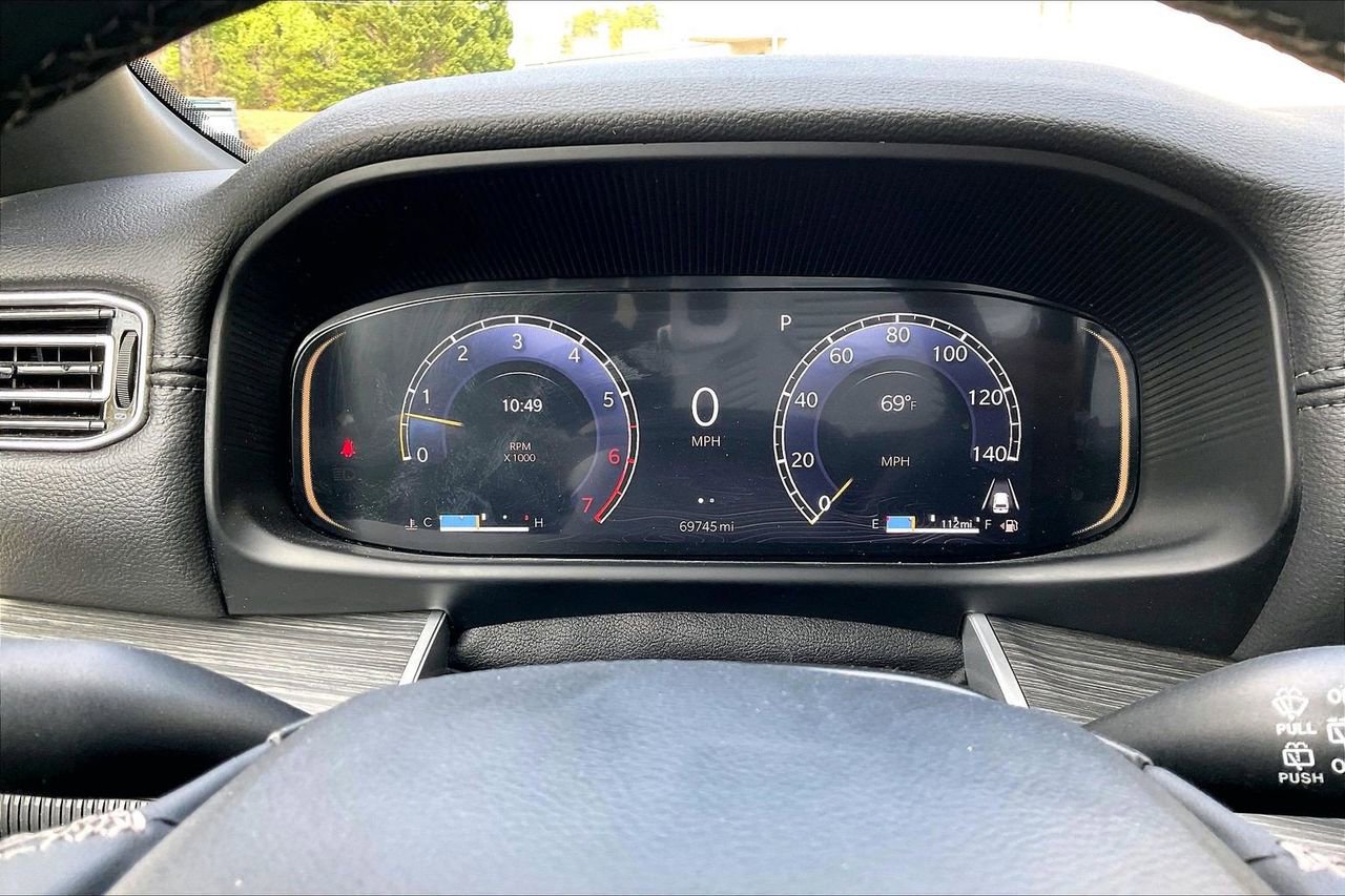 Certified 2024 Jeep Wagoneer Series II w/ Flexible Seating Group AWD/4WD image 11