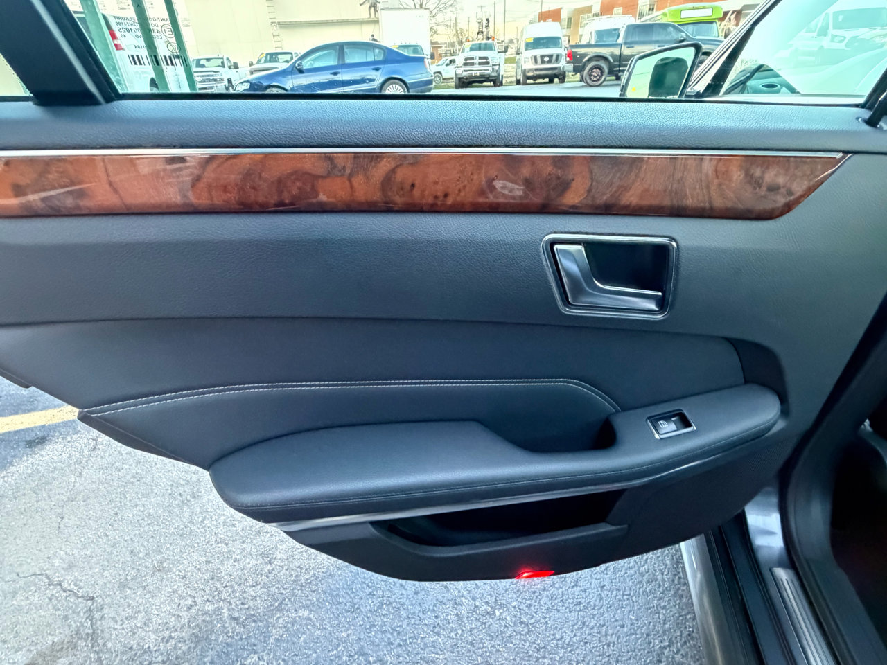 Used 2014 Mercedes-Benz E 350 4MATIC Sedan image 13