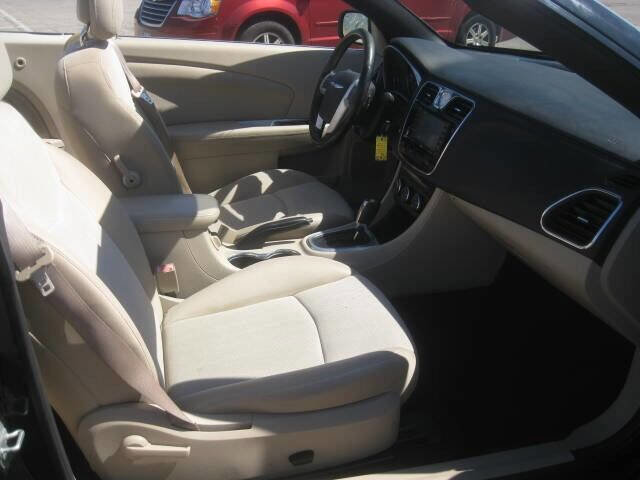 Used 2012 Chrysler 200 Touring image 22