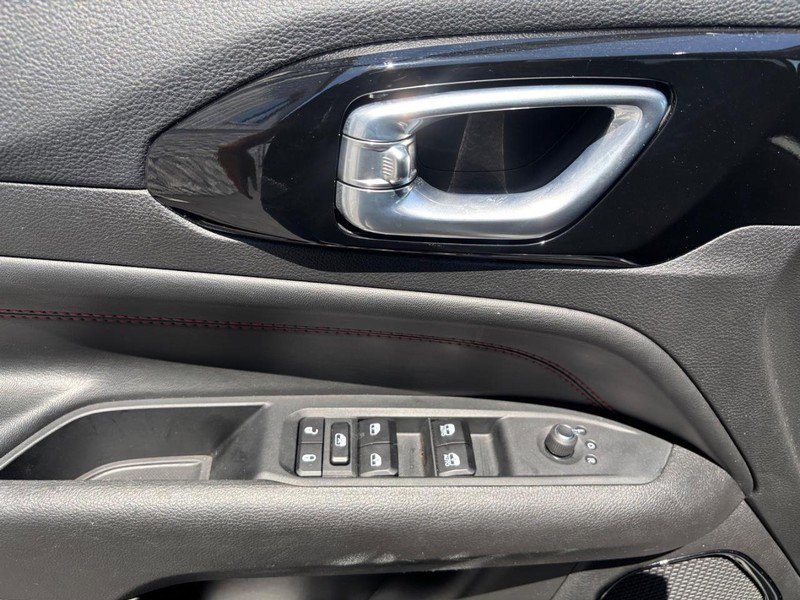 Used 2025 Jeep Compass Trailhawk AWD/4WD image 20