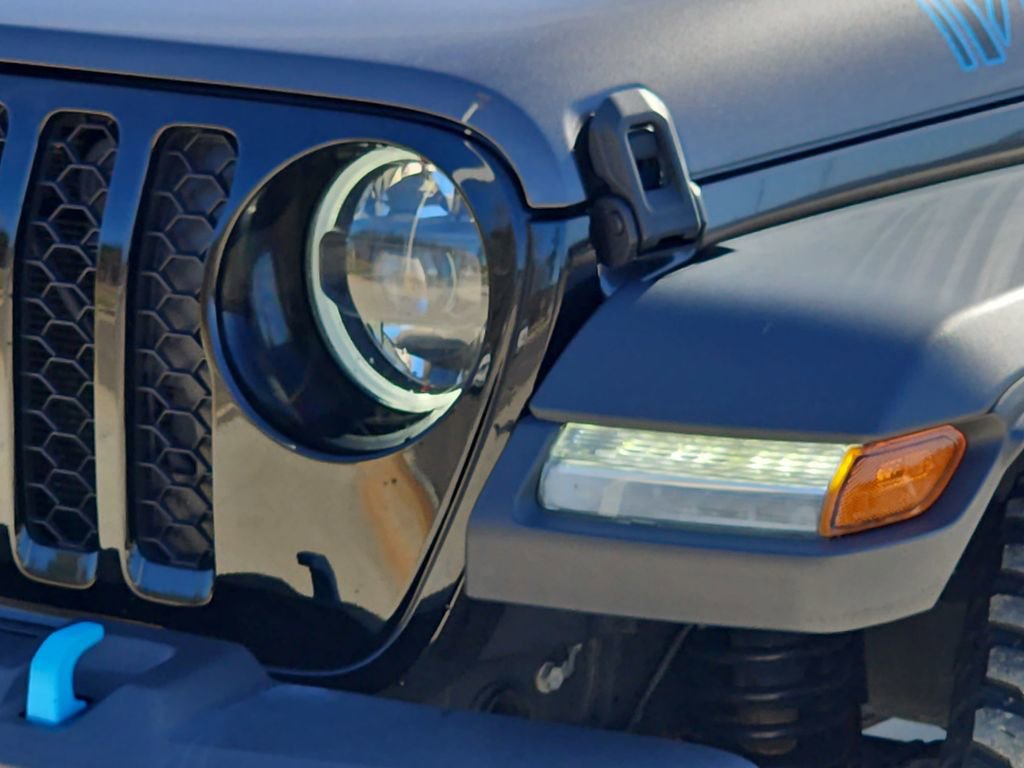 Used 2023 Jeep Wrangler Unlimited w/ Cold Weather Group image 17