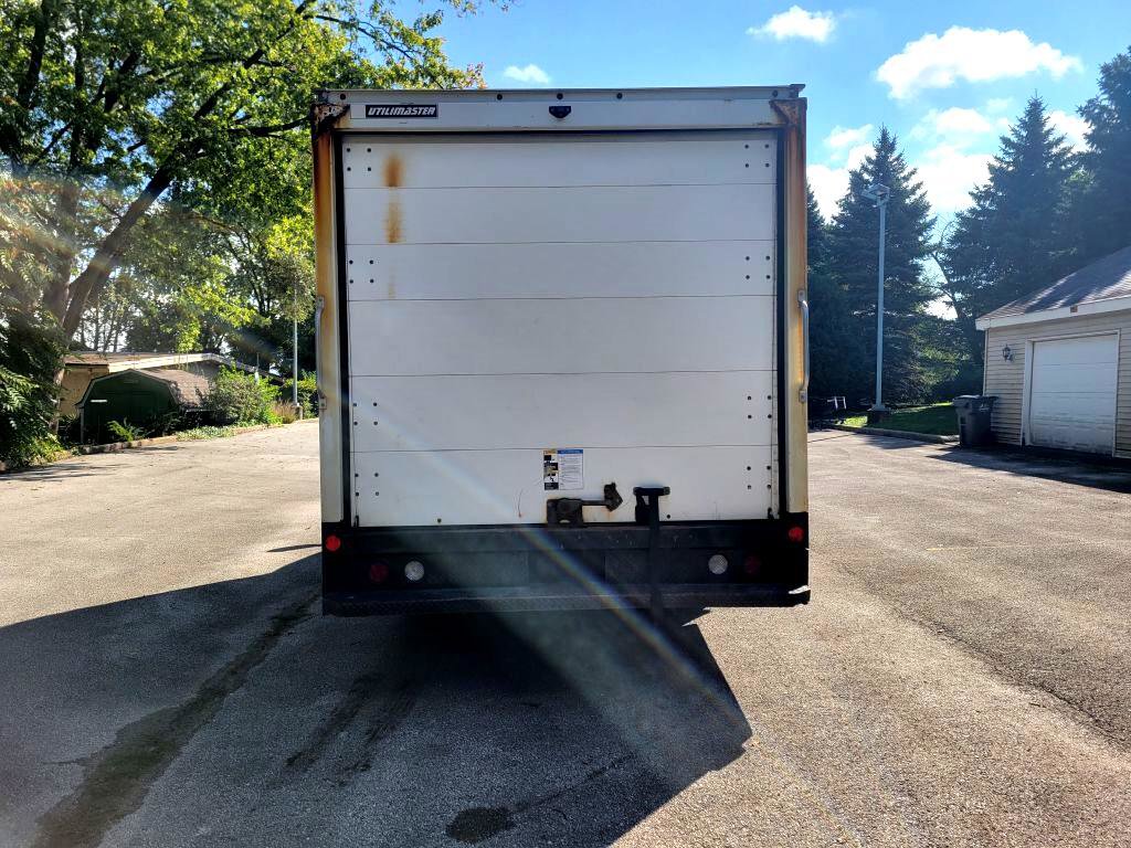 Used 2016 Chevrolet Express 4500 image 4