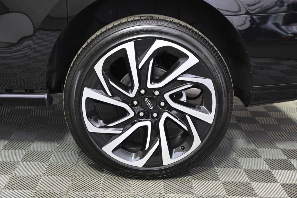 New 2026 Lincoln Navigator L Black Label AWD/4WD image 21