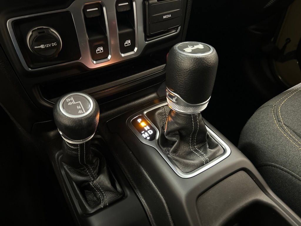 Used 2025 Jeep Wrangler Sport AWD/4WD image 20