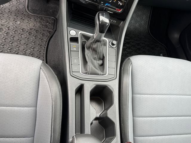 Certified 2025 Volkswagen Jetta SE w/ Sunroof Package image 22