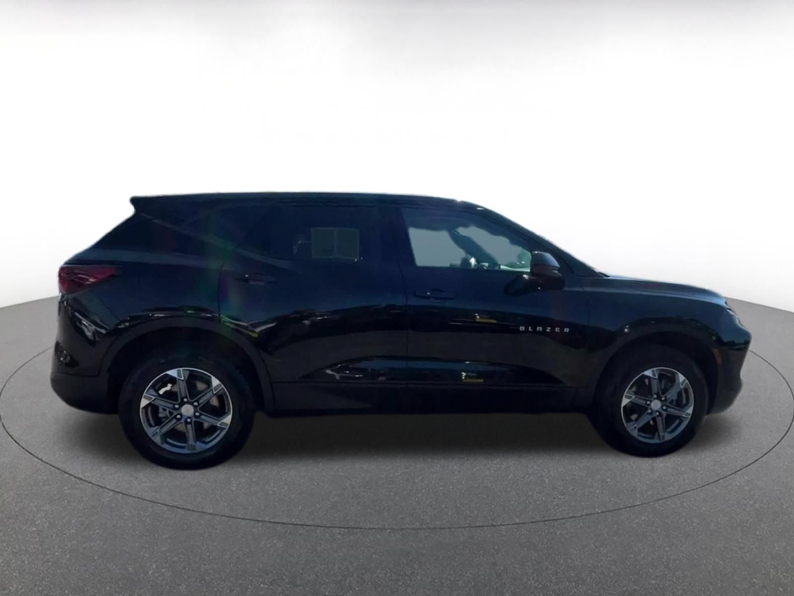 Used 2025 Chevrolet Blazer LT FWD image 15